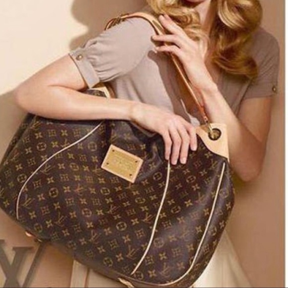 Louis Vuitton Handbags - Authentic Louis Vuitton Galliera GM .